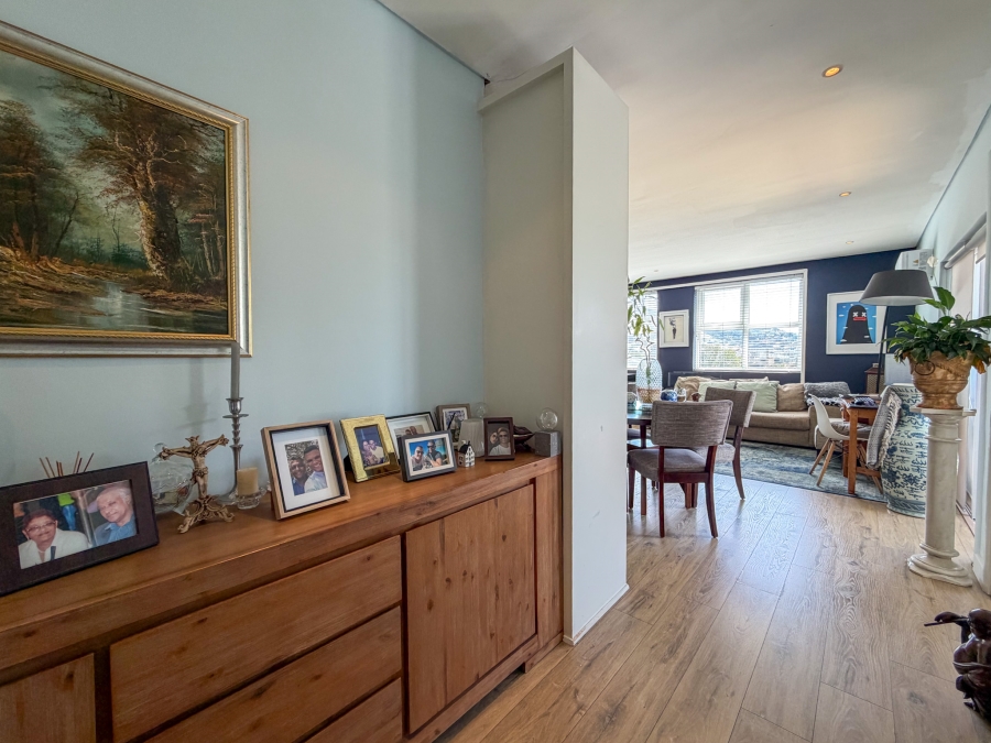 1 Bedroom Property for Sale in Oranjezicht Western Cape